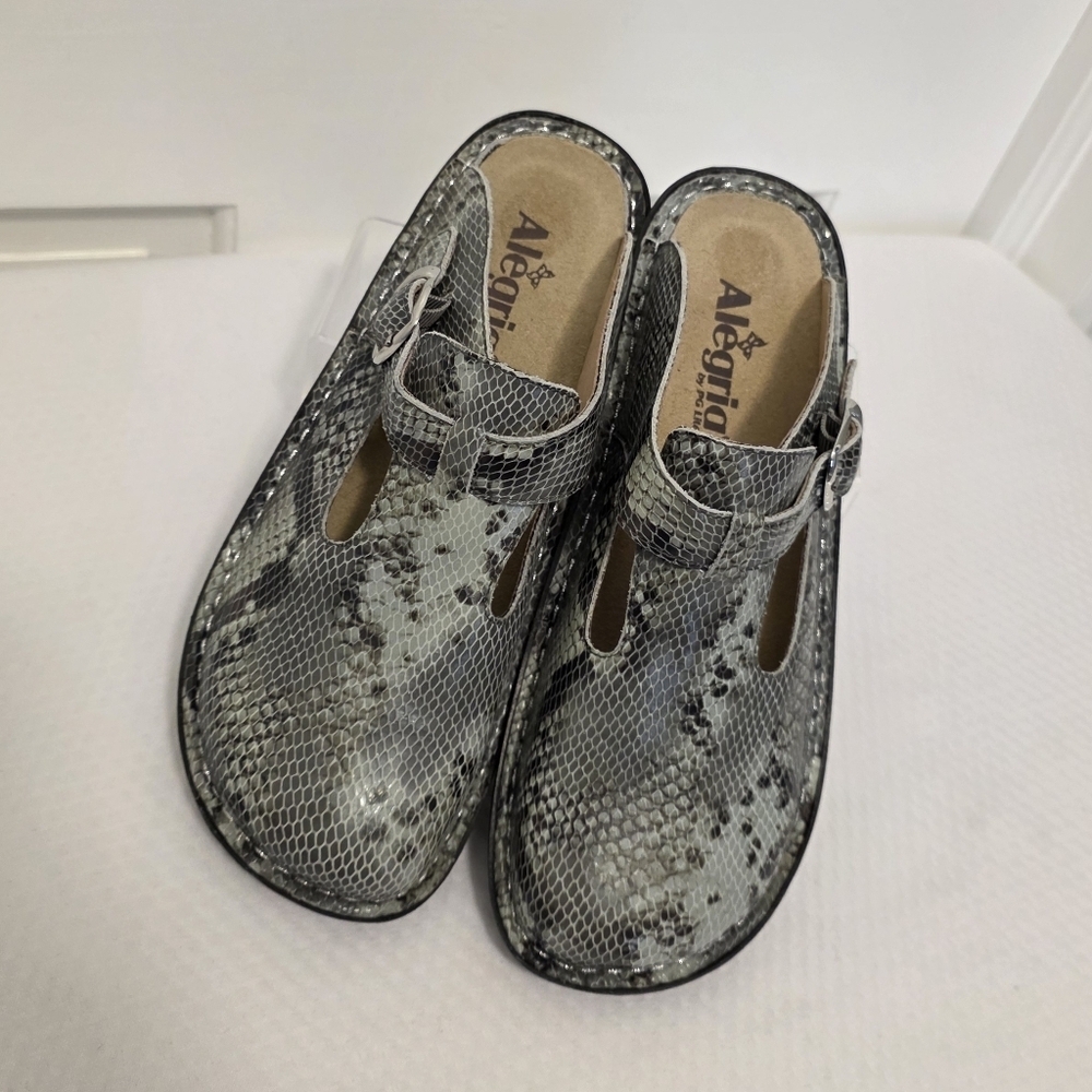 NWOB Alegria Dayna ALG 723 Slipon Mules Size 38/8 US, Leather Upper And Insole